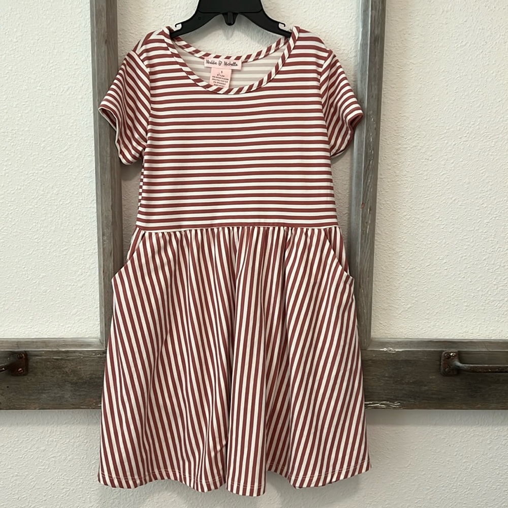 LIKE NEW Maddie & Michelle Girls striped dress ( 5 )